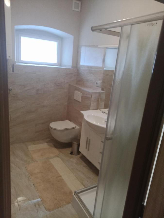 Kraliky Apartman Exteriör bild